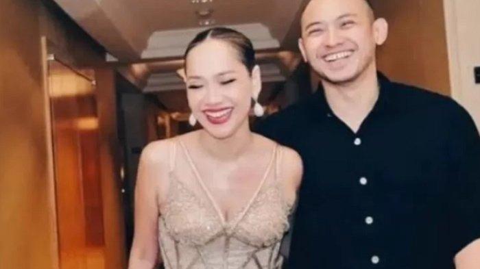 Bunga Citra Lestari atau BCL dan suami Tiko Aryawardhana