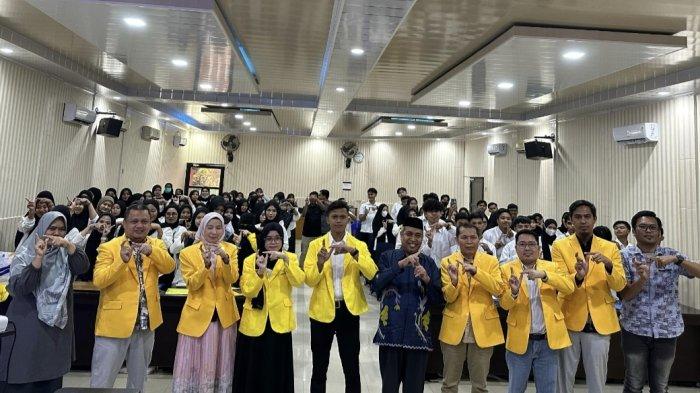 GIAT OSBM - Sebanyak 104 Mahasiswa baru (Maba) Universitas Terbuka (UT) Majene mengikuti kegiatan Orientasi Studi Mahasiswa Baru (OSMB) untuk periode pembelajaran semester 2024/2025 Genap.

Kegiatan ini dilaksanakan di Aula Hotel Villa Bogor, Kabupaten Majene, Sulawesi Barat pada Sabtu, 8 Februari 2025.