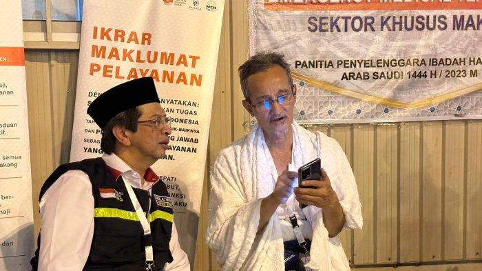 KH Dr (HC) Husein Muhammad Lc atau Buya Husein bersama Irjen Kemenag di Makkah
