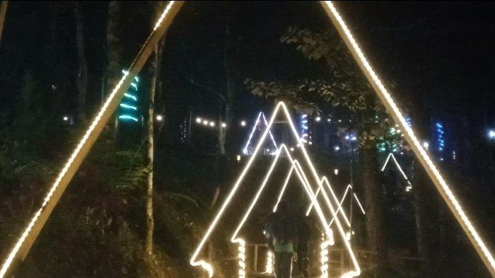 Suasana Kampung Natal di Desa Tondok Bakaru Mamasa tahun lalu, Sabtu (23/12/2023).