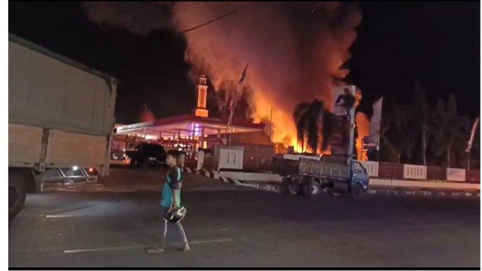Kebakaran kios di depan SPBU Simbuang Mamuju