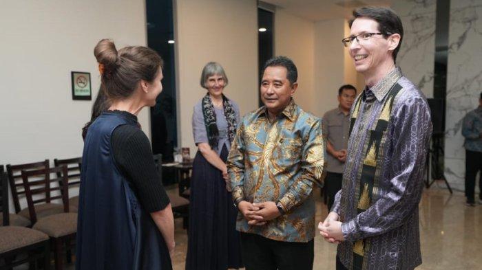 Konsulat Australia Todd bertemu dengan pj gubernur sulbar di mamuju