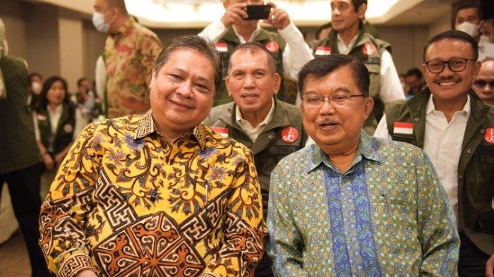 Mantan wakil presiden Jusuf Kalla (JK) bersama Ketua DPP Golkar Airlangga Hartarto saat silaturahmi nasional Jenggala Center di Hotel JS Luwansa, Kuningan, Jakarta Selatan, Jumat malam (16/09/2022).(Ist)
