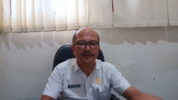 Mediator HI Disnaker Sulawesi Barat, Muhammad Rizal, saat ditemui di ruang kerjanya, Kantor Disnaker Sulbar, Kompleks Perkantoran Gubernur Sulbar, Rabu (2/10/2024).