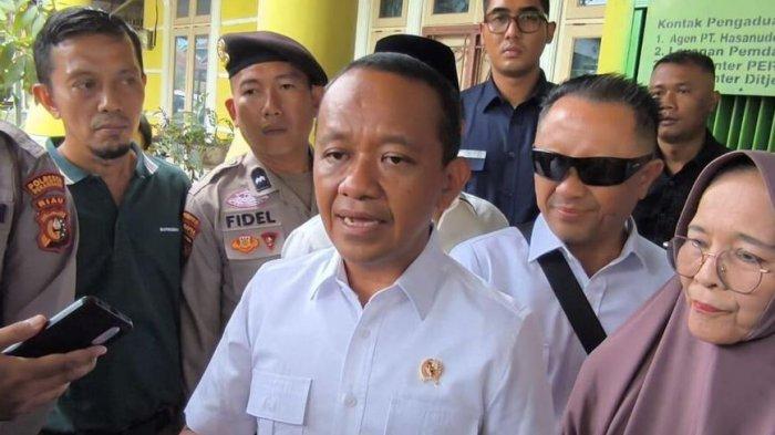 HARGA ELPIJI 3 KG - Menteri Energi dan Sumber Daya Mineral (ESDM) Bahlil Lahadalia saat melakukan sidak ke salah satu pangkalan elpiji 3 kg di Jalan Tengku Bey, Kelurahan Simpang Tiga, Kecamatan Bukit Raya, Pekanbaru, Rabu (5/2/2025).