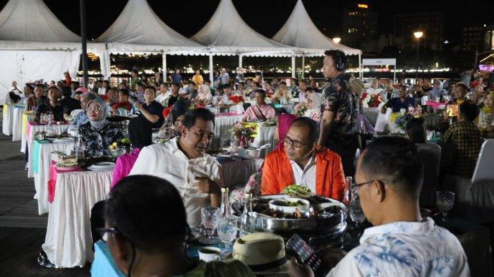 Pj Gubernur Sulbar Bahtiar Baharuddin dan Walikota Makassar Danny Pomanto saat bertemu di Lego-lego CPI