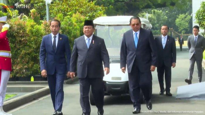 PELUNCURAN BPI DANANTARA - Presiden RI Prabowo Subianto didampingi Presiden ke-7 RI Joko Widodo (Jokowi) dan Presiden ke-8 RI Susilo Bambang Yudhoyono saat acara peluncuran BPI Danantara di Istana Kepresidenan, Jakarta, Senin (24/2/2025).