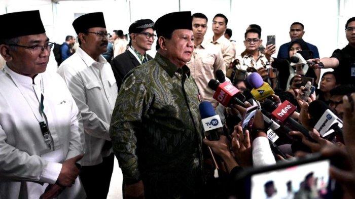 RESHUFFLE KABINET - Presiden Prabowo Subianto memberikan keterangan pers kepada awak media usai menghadiri peringatan Hari Lahir (Harlah) ke-102 Nahdlatul Ulama (NU) di Istora Senayan, Jakarta, pada Rabu, (5/2/2025).