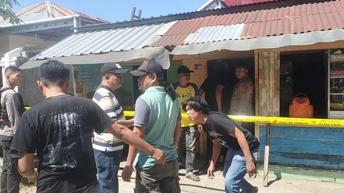 Rumah yang menjadi tempat perkelahian warga di Lingkungan Koppe, Kelurahan Madatte, Kecamatan Polewali, Polman, Sabtu (19/8/2023). Fahrun.