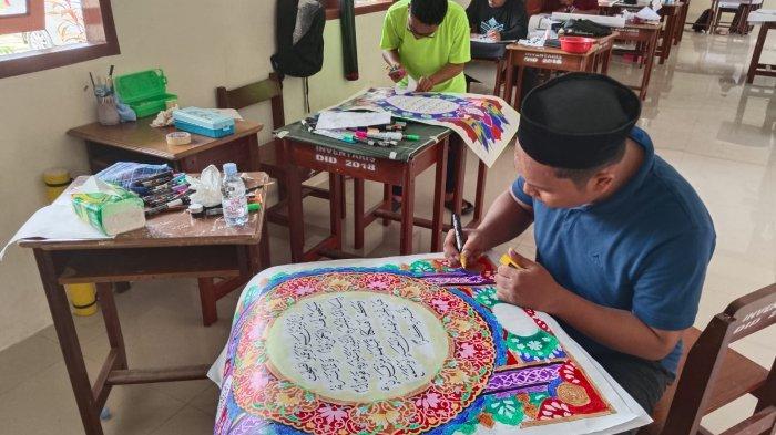 Seni Kaligrafi yang diperlombakan di ajang MTQ ke-10 Pasangkayu