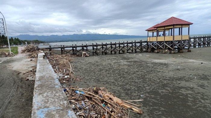 Wisata Pantai Barane Majene Penuh Sampah - Halaman 2 - Tribun-sulbar.com