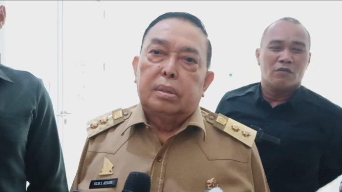Perjalanan Dinas Fiktif - Wagub Sulbar Salim S Mengga saat ditemui di Kantor Gubernur Sulbar, Senin (14/4/2025). Ia mengaku telah bertemu dengan Sekretaris DPRD Sulbar, Hamzih, terkait temuan Inspektorat mengenai dugaan perjalanan dinas fiktif di lingkup Sekretariat DPRD.