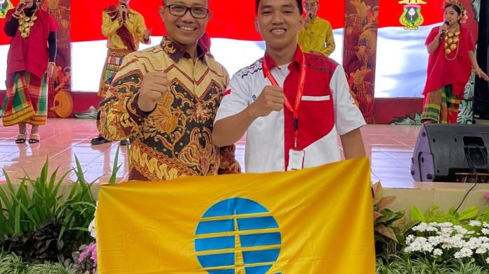 Foto bersama - penulis Muh. Agus Syam Mahasiswa Universitas Terbuka Majene dan Ketua Ormawa UT Majene foto bersama saat kegiatan Kuliah Kerja Nyata (KKN) Kebangsaan XIII di Universitas Hasanuddin