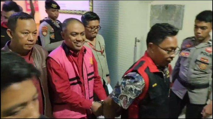 Mantan Bupati Buton Selatan (Busel), Sulawesi Tenggara (Sultra) La Ode Arusani ditahan di Lembaga Pemasyarakatan (Lapas) Kelas II A Baubau, pada Senin malam (14/8/2023).