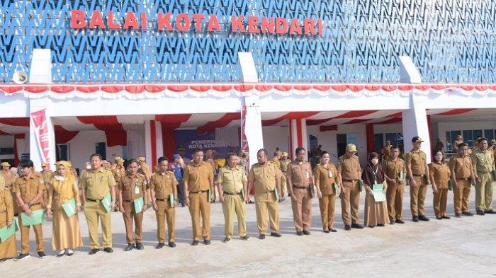 Sebanyak dua camat dan 34 lurah di Kota Kendari, Sulawesi Tenggara (Sultra), dinonaktifkan sementara dari jabatannya. Camat tersebut yakni Camat Abeli dan Camat Kadia.