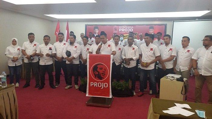 Duetkan Prabowo Subianto dan Gibran Rakabuming Raka di Pilpres 2024, organisasi Projo Sultra ungkap alasannya. Dewan Pimpinan Daerah Pro Jokowi Sulawesi Tenggara (DPD Projo Sultra) mendukung Prabowo-Gibran sebagai pasangan Calon Presiden atau Capres 2024 dan Wakil Presiden atau Cawapres 2024.