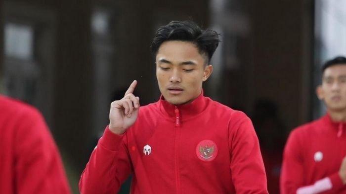 Kiper Persebaya Ernando Ari kiper Persebaya yang sempat diisukan menjadi kiper PSIS Semarang