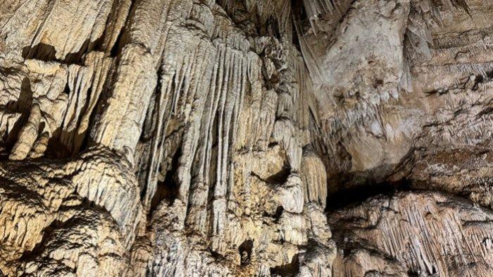 Gua Laumehe di Buton Tengah Sulawesi Tenggara