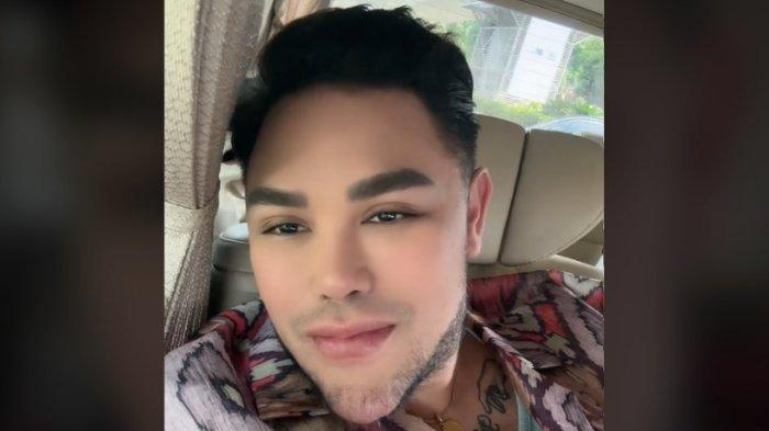 Kemana presenter dan desainer kondang Tanah Air, Ivan Gunawan, usai pamit akan meninggalkan Indonesia? Igun pamit tinggalkan Indonesia tak lama berselang setelah mendapatkan teguran dari Komisi Penyiaran Indonesia atau KPI.