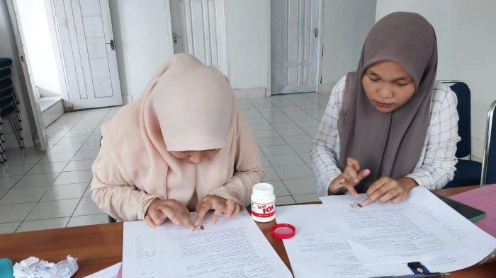 Partisipasi masyarakat Kecamatan Murhum Kota Baubau Provinsi Sulawesi Tenggara sebagai Kelompok Penyelenggara Pemungutan Suara (PPS) dalam Pemilihan Umum (Pemilu) 2024 menurun.