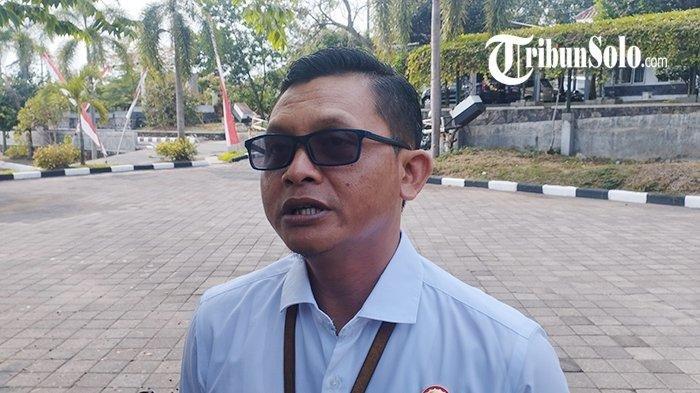 Ketua Bawaslu Boyolali Widodo angkat bicara soal beredarnya video viral sosok wanita berseragam ASN yang mengaku diarahkan untuk memenangkan salah satu partai dan pasangan Capres 2024.