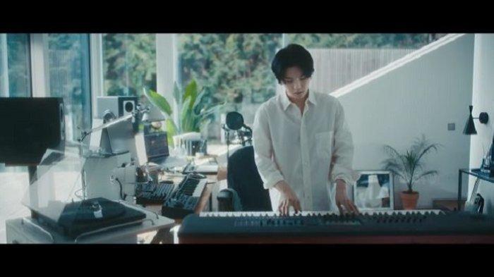 Lirik Lagu People Pt.2 - Agust D feat IU, Single Album Solo D-Day ...