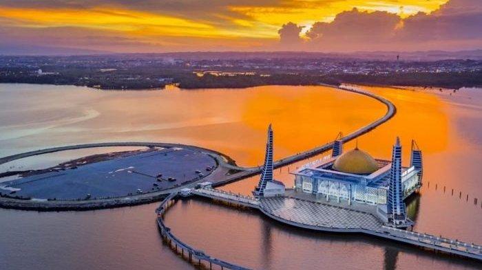 Masjid Al-Alam di Kendari, masjid terapung dengan keindahan memukau