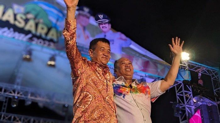 Bupati Konawe Utara, Ruksamin menitipkan pesan melalui film pendek 'Badut' garapan Konasara Production yang ditampilkan pada malam puncak HUT ke-17 Konut, Selasa (2/1/2024). Film pendek yang berdurasi 8 menit 51 detik tersebut diketahui diperankan langsung oleh Ruksamin.