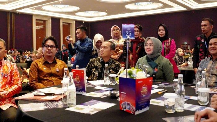 BUMD AWARD 2025 : Momen sejumlah kepala daerah di Sulawesi Tenggara (Sultra) di acara penghargaan Top Pembina BUMD 2025 di Hotel Raffles, Kuningan, Jakarta, pada Senin, 28 April 2025.
