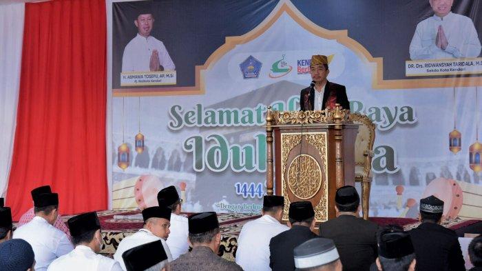 Sekretaris Daerah atau Sekda Kendari yang juga Pelaksana Harian (Plh) Wali Kota Ridwansyah Taridala meminta untuk mendoakan Penjabat Wali Kota Kendari Asmawa Tosepu dan jamaah hasil Sulawesi Tenggara (Sultra). Permintaan tersebut disampaikannya saat menyampaikan sambutan pada pelaksanaan salat Idul Adha 2023 di Balai Kota Kendari, Provinsi Sultra, Kamis (29/06/2023).