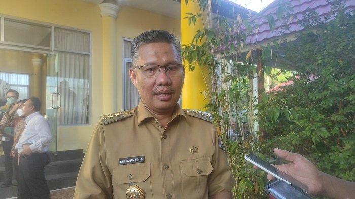 Mantan Walikota Kendari Sulkarnain Kadir. Kini ditetapkan sebagai tersangka korupsi oleh Kejaksaan Tinggi Sulawesi Tenggara (Kejati Sultra).