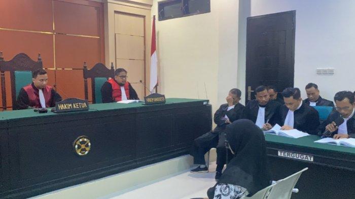 Guru honorer Supriyani kembali menjalani sidang lanjutan di Pengadilan Negeri atau PN Andoolo Konawe Selatan Provinsi Sulawesi Tenggara (Sultra), Kamis (14/11/2024).