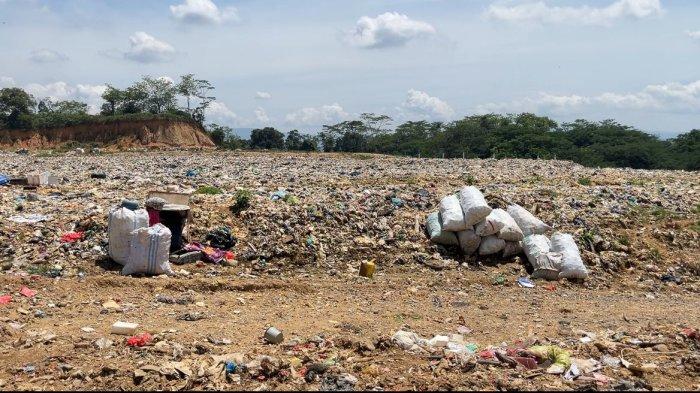 TPA PUUWATU - Tempat Pembuangan Akhir Sampah atau TPAS Puuwatu, Kota Kendari, Provinsi Sulawesi Tenggara.