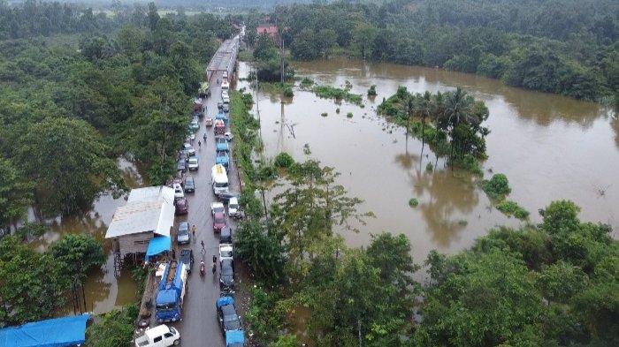 Bencara banjir, tanah longsor dan angin puting beliung melanda di sejumlah wilayah Kabupaten Konawe Utara Provinsi Sulawesi Tenggara (Sultra)