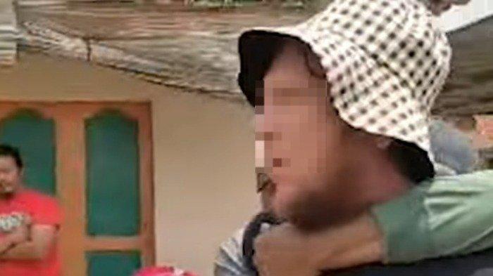 Tabiat asli bule Amerika bunuh mertua di Banjar, Jawa Barat (Jabar), terkuak, begitupun motif pembunuhan sadis terungkap. Pembunuhan ayah mertua tersebut diduga dilakukan Warga Negara Asing atau WNA Amerika Serikat (AS) berinisial ALW (35).