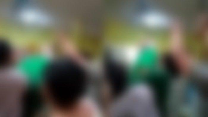 Seorang pria ditemukan tewas dalam kiosnya, di Kelurahan Unaasi Kecamatan Anggaberi, Kabupaten Konawe, Sulawesi Tenggara, pada Selasa (18/7/2023)