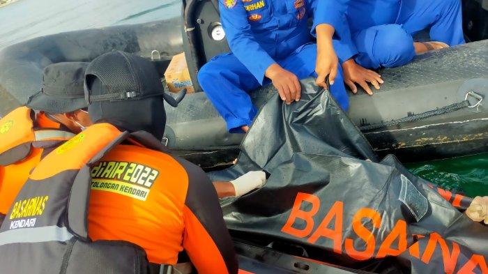 Sosok dosen yang jatuh dari Jembatan Teluk Kendari atau Jembatan Bahteramas, Kota Kendari, Sulawesi Tenggara (Sultra), ditemukan meninggal dunia. Jenazah korban hilang berinisial YM (32) yang terjatuh dari jembatan tersebut ditemukan pada Jumat (30/06/2023) sekitar pukul 08.05 wita. 
