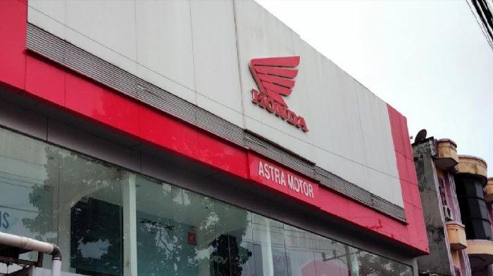 Hasil penyelidikan rangka eSAF terungkap, pihak Astra Honda Motor atau PT AHM buka layanan pemeriksaan dan penanganan konsumen. Temuan hasil pemeriksaan itu diungkap Kementerian Perhubungan (Kemenhub), Jumat (15/09/2023), berdasarkan hasil penelitian sejak Agustus-September 2023.(foto ilustrasi bengkel resmi Honda)