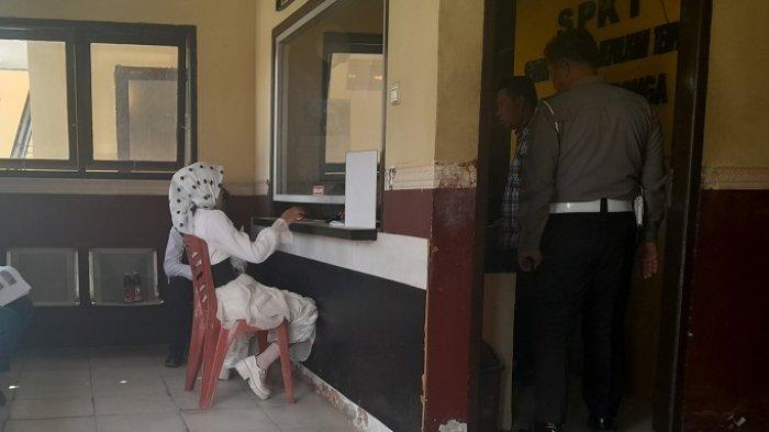 Salah satu calon pasangan pengantin inisial RK melaporkan kasus pencurian di Polsek Mandonga, Kota Kendari, Provinsi Sulawesi Tenggara (Sultra), Rabu (8/11/2023). 