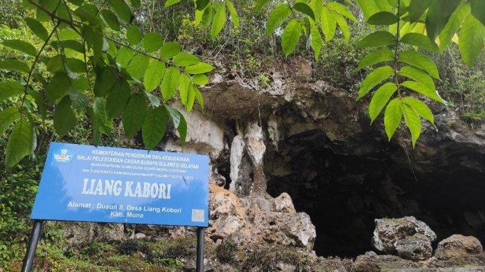 Kawasan gua prasejarah Liang Kabori, di Desa Liangkabori, Kecamatan Lohia, Kabupaten Muna, Provinsi Sulawesi Tenggara