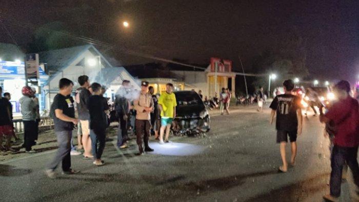 Peristiwa kecelakaan terjadi di Kecamatan Wonggeduku Kabupaten Konawe Sulawesi Tenggara (Sultra), Selasa (31/10/2023). Di mana kecelakaan itu melibatkan motor dan mobil. Seorang pengendara motor tewas dalam kecelakaan tersebut.