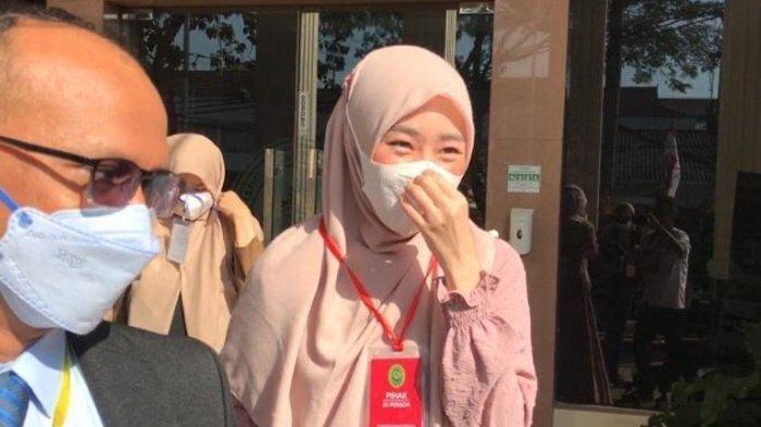 Larissa Chou dan Alvin Faiz resmi bercerai secara verstek hari ini, Rabu (16/6/2021).