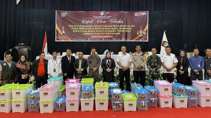 Rapat pleno terbuka rekapitulasi hasil penghitungan perolehan suara Pilkada 2024 tingkat Kabupaten Konawe, Sulawesi Tenggara (Sultra), pada Rabu (4/12/2024).