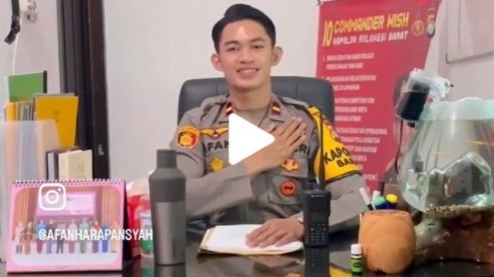 Berikut profil Ipda Afan Harapansyah, sosok kapolsek termuda Indonesia yang dalam video viral terbaru ‘dijodohkan’ dengan artis Ayu Ting Ting. Afan Harapansyah adalah sosok Perwira Pertama Kepolisian Republik Indonesia atau Pama Polri.