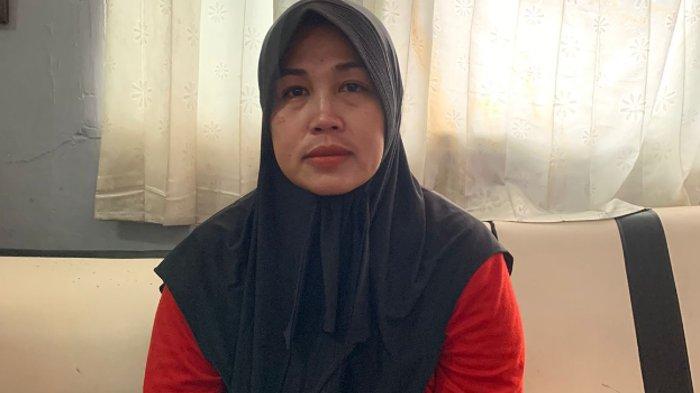 Berikut ini eksklusif suara bhayangkari Ernawati di balik jeruji, ditahan usai 4 tahun mencari pembunuh kakaknya, nasib sang anak ikut terbengkalai.