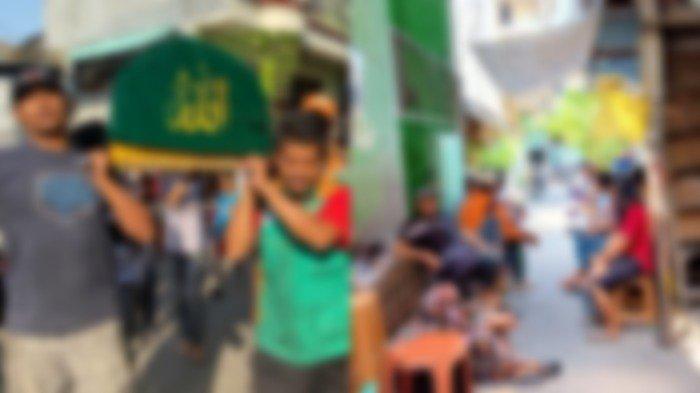 Terungkap tabiat ayah banting anak hingga tewas dalam video viral di Muara Baru, Penjaringan, Jakarta Utara, sosok hingga penyebab penganiayaan. Video CCTV yang viral di media sosial (medsos) merekam detik-detik peristiwa penganiayaan yang memilukan tersebut.