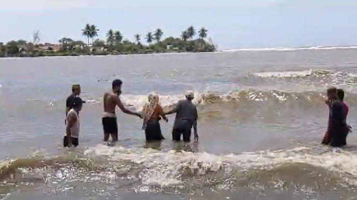 Update pencarian bocah kakak beradik tenggelam di Muara Sampara, Desa Lalimbue, Kecamatan Kapoiala, Kabupaten Konawe, Sulawesi Tenggara. Pencarian terhadap bocah perempuan Mesia (12) hingga Rabu (19/07/2023) pukul 18.00 wita belum membuahkan hasil atau nihil.