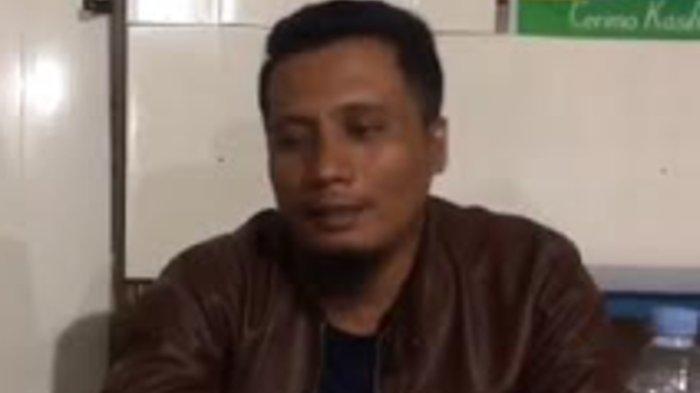 Sebuah video viral kembali beredar pengakuan berbeda Kepala Desa (kades) Wonoua Raya Kecamatan Baito Kabupaten Konawe Selatan Sulawesi Tenggara (Sultra) soal uang damai pada kasus guru honorer dituding aniaya murid.   Dalam video viral itu, pria yang mengenakan jaket menjelaskan mengenai soal uang damai Rp 50 juta pada kasus guru honorer, Supriyani.  Awalnya Rokiman terlebih dahulu memperkenalkan diri. Serta jabatannya sebagai kades di Desa Wonoua Raya.