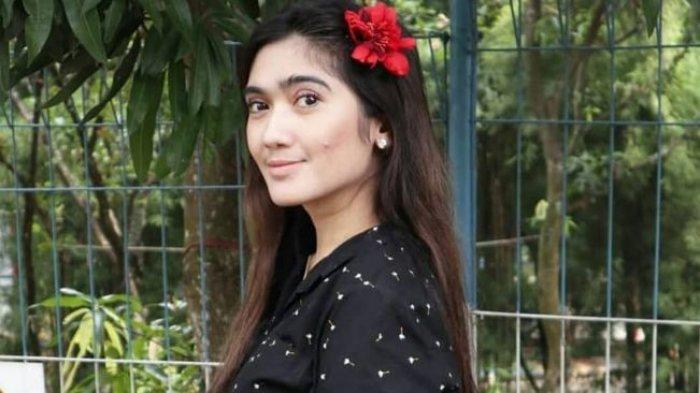 5 kontroversi Revi Mariska yang menjadi sorotan