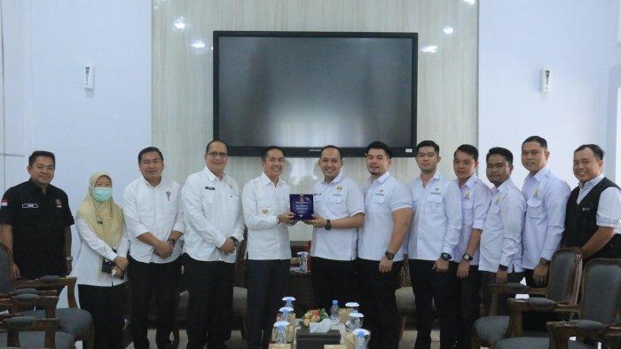 AUDIENSI -  HIPMI Palembang saat audiensi dengan Wali Kota Palembang, Ratu Dewa, Rabu (2/7/2025)